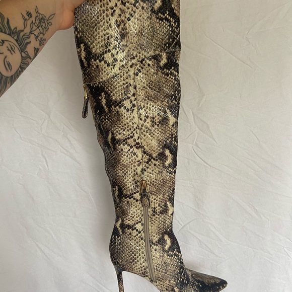 Vintage Guess Snakeskin knee high heels - Picture 3 of 6